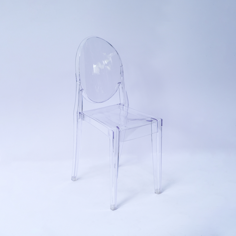 Ghost Chair: Ghế Sự Kiện Trong Suốt – Vẻ Đẹp Giản Dị Cho Không Gian Tiệc Cưới 