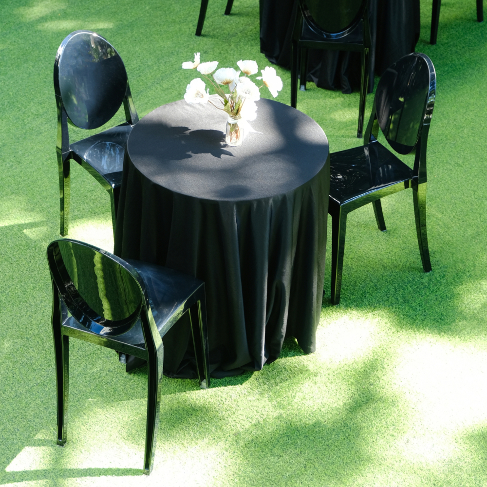 Black Ghost Chair – Bàn Ghế Bar Đen Tối Giản & Cá Tính Cho Sự Kiện Hiện Đại