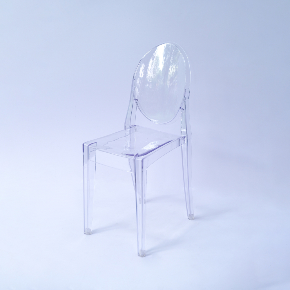 Ghost Chair: Ghế Sự Kiện Trong Suốt – Vẻ Đẹp Giản Dị Cho Không Gian Tiệc Cưới 
