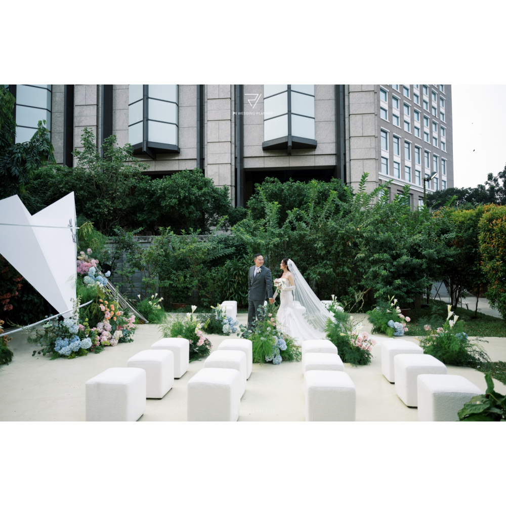 WHITE SQUARE – SẮC TRẮNG TINH KHÔI | GHẾ SOFA VUÔNG SỰ KIỆN