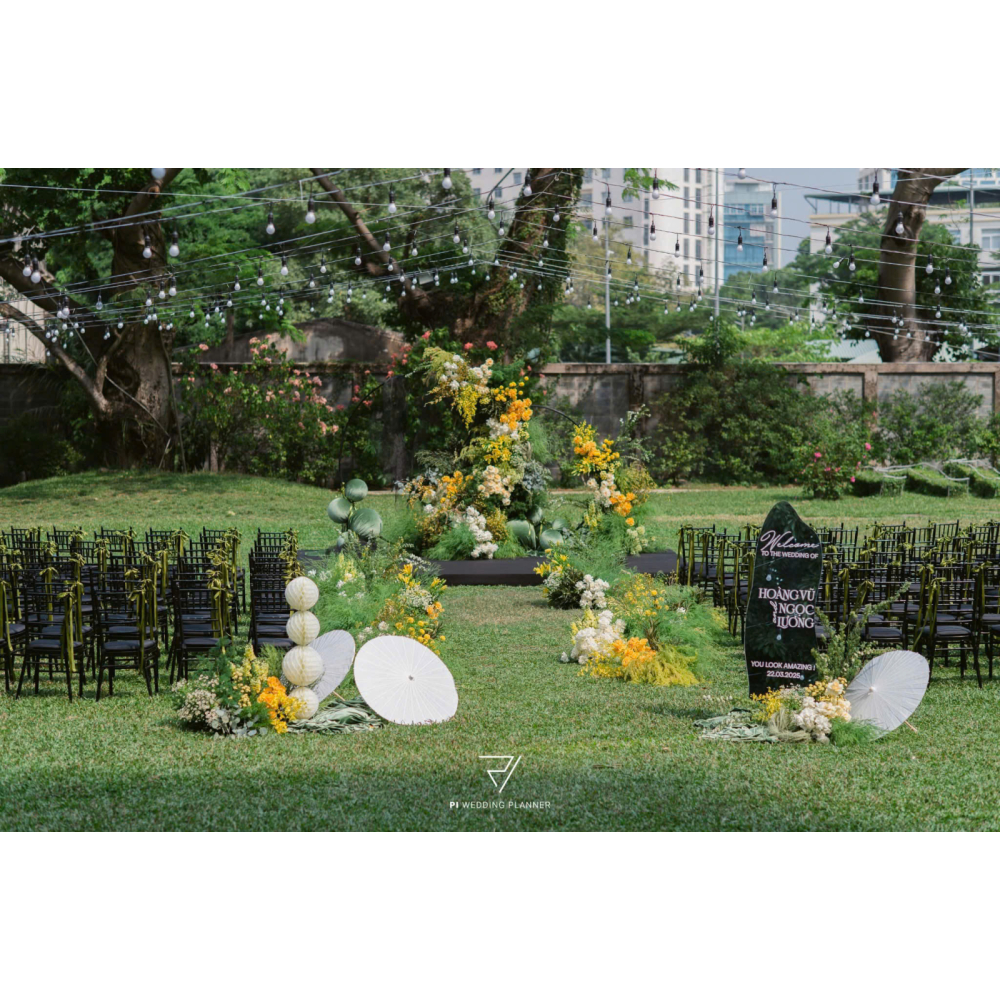 Ghế Tiffany Black: VẺ ĐẸP HUYỀN BÍ, KHÍ CHẤT RIÊNG BIỆT