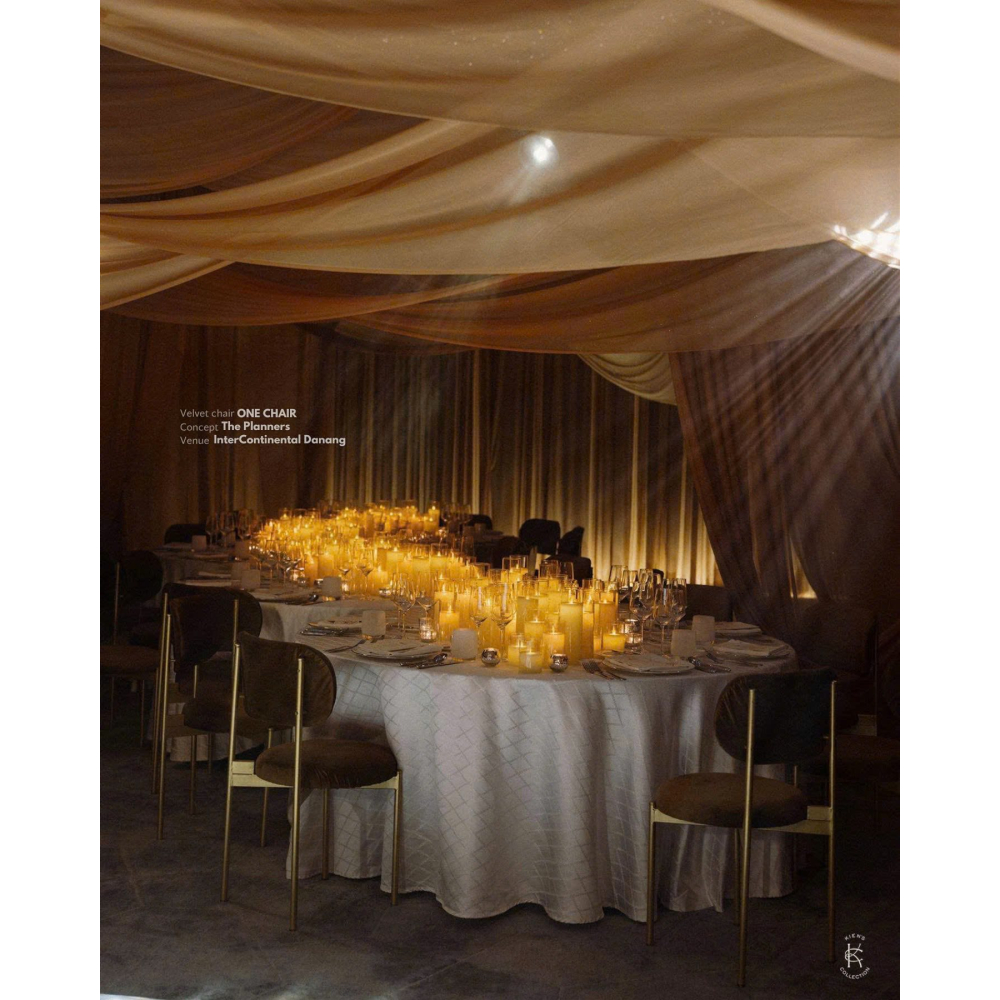 Velvet Đen – Khung Kim Loại Vàng | Ghế Sofa Mini Sang Trọng & Đẳng Cấp