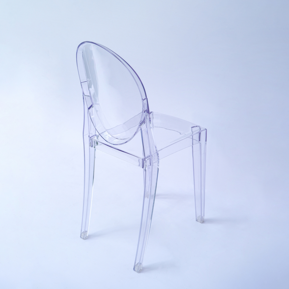 Ghost Chair: Ghế Sự Kiện Trong Suốt – Vẻ Đẹp Giản Dị Cho Không Gian Tiệc Cưới 