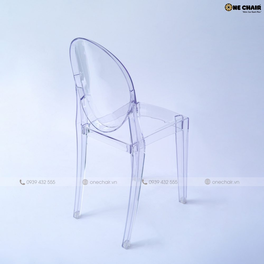 Ghost Chair Tinh Tế: Vẻ Đẹp Giản Dị Cho Không Gian Tiệc Cưới Lãng Mạn