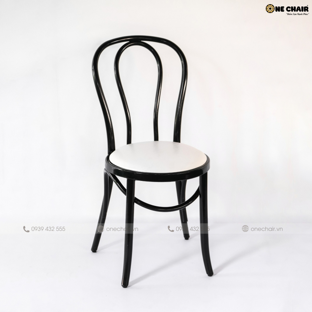 Thonet Chair: Ghế Sự Kiện Cao Cấp Màu Đen - Vẻ Đẹp Đen Tĩnh Lặng
