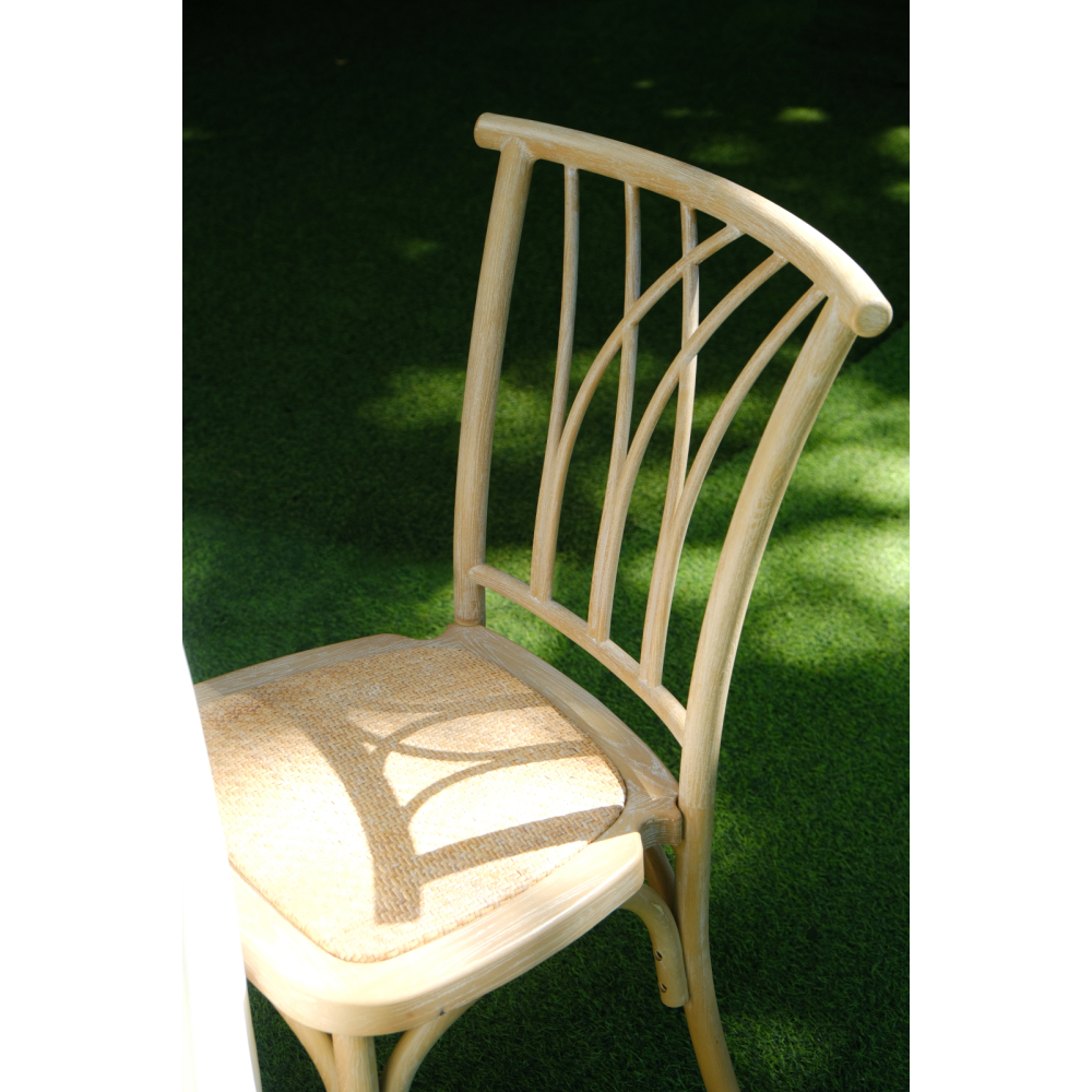 Willow Chair – Bàn Ghế Cocktail Mộc Mạc & Tinh Tế Cho Sự Kiện Ngoài Trời