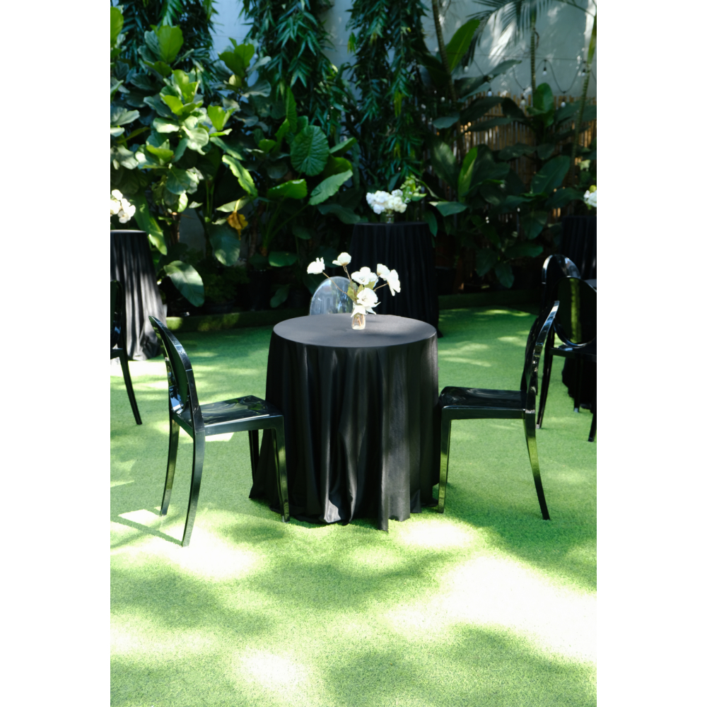 Ghost Black – Bàn Ghế Bar Đen / Bàn Cocktail Nét Tối Giản Cá Tính Giữa Sân Vườn Xanh Mát