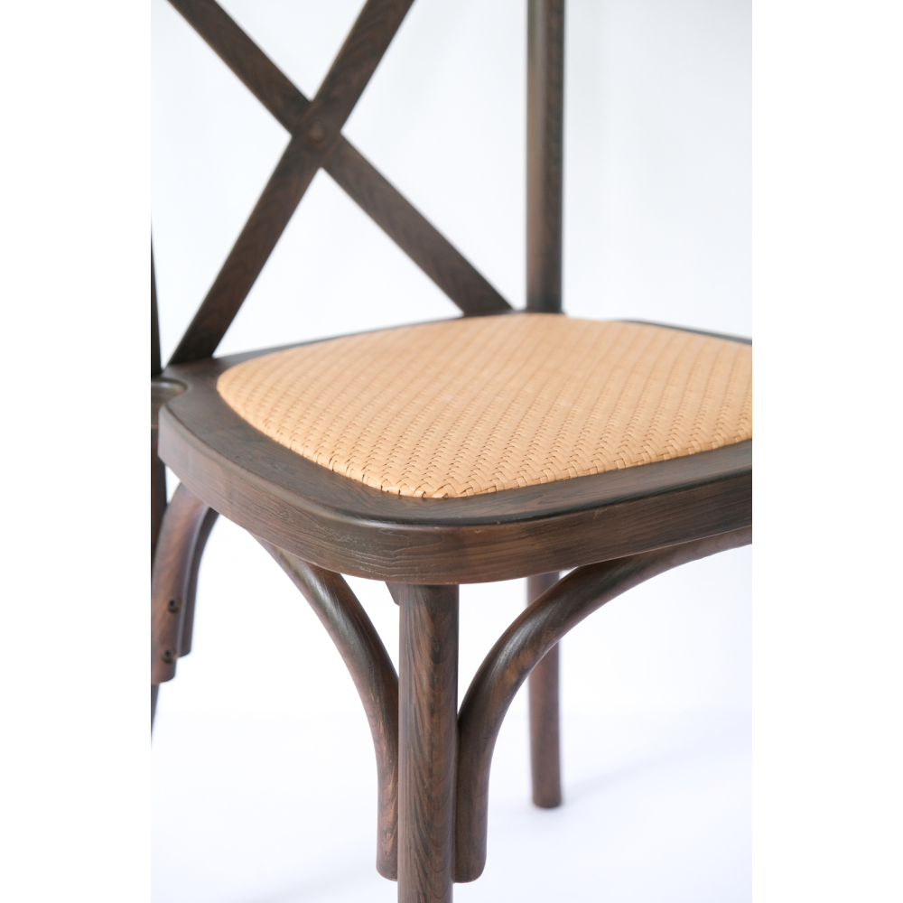 Ghế Crossback Brown – Phong Cách Sự Kiện Cổ Điển & Sang Trọng
