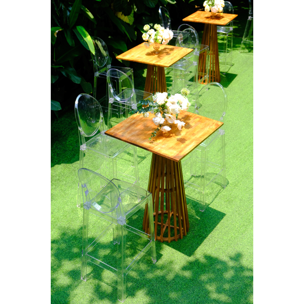 Ghost Bar & Bàn Cocktail Gỗ Vuông – Mộc Mạc Hiện Đại Cho Sự Kiện Ngoài Trời