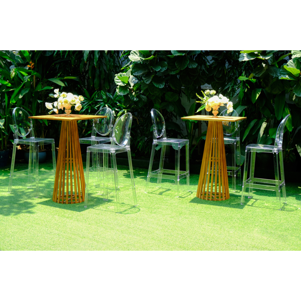 Ghost Bar & Bàn Cocktail Gỗ Vuông – Mộc Mạc Hiện Đại Cho Sự Kiện Ngoài Trời