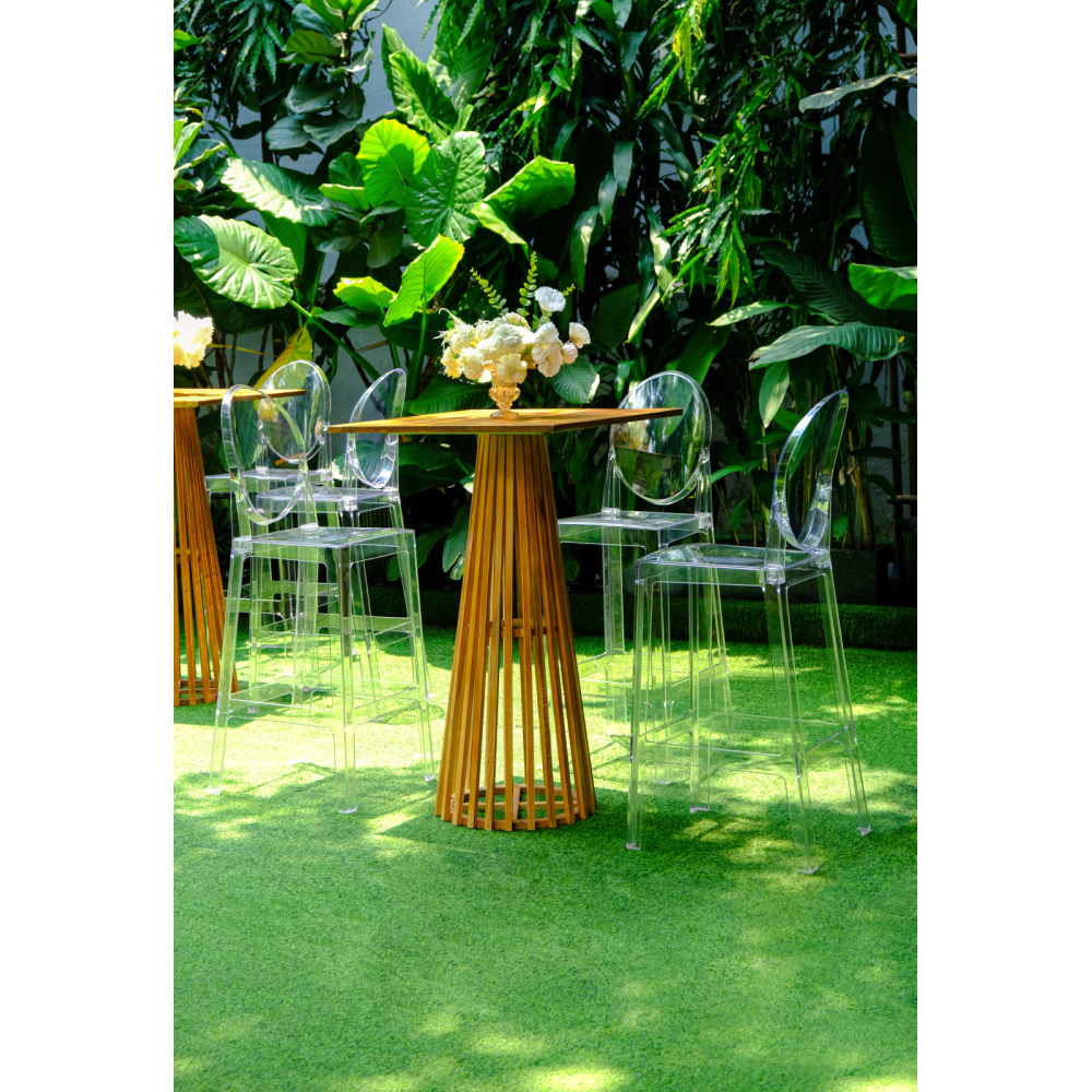 Ghost Bar & Bàn Cocktail Gỗ Vuông – Mộc Mạc Hiện Đại Cho Sự Kiện Ngoài Trời