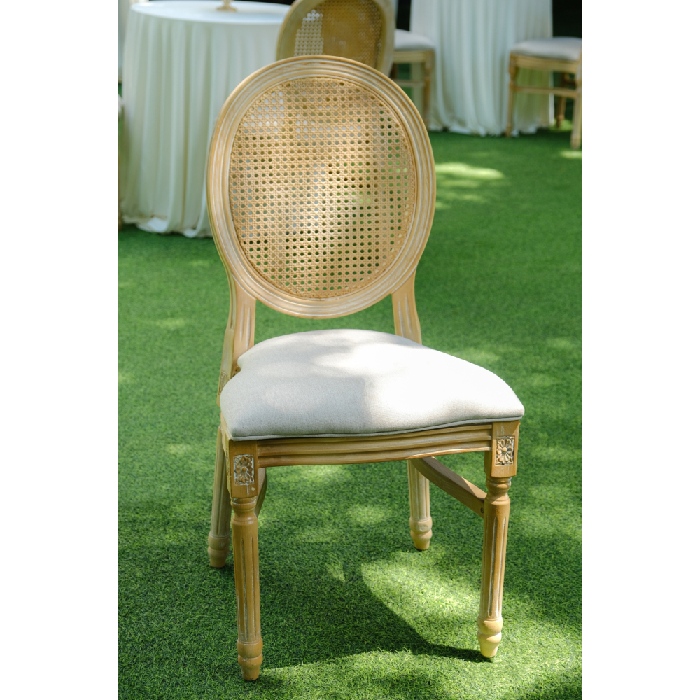 Louis XVI Chair – Bàn Ghế Bar Sang Trọng Cổ Điển Cho Sự Kiện Cao Cấp
