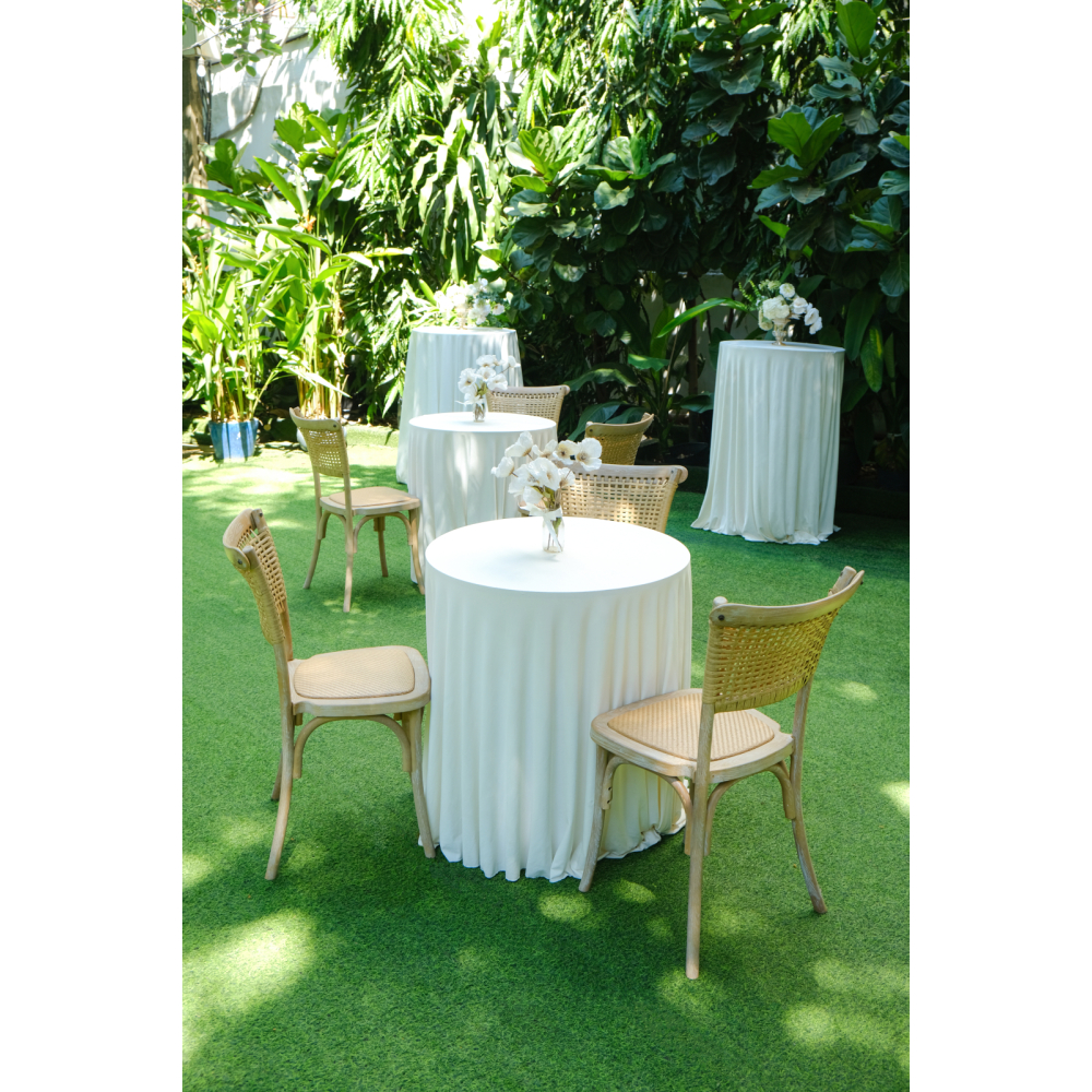 Crossback Rattan Chair – Bàn Ghế Bar Mộc Mạc Tự Nhiên Cho Sự Kiện Ngoài Trời
