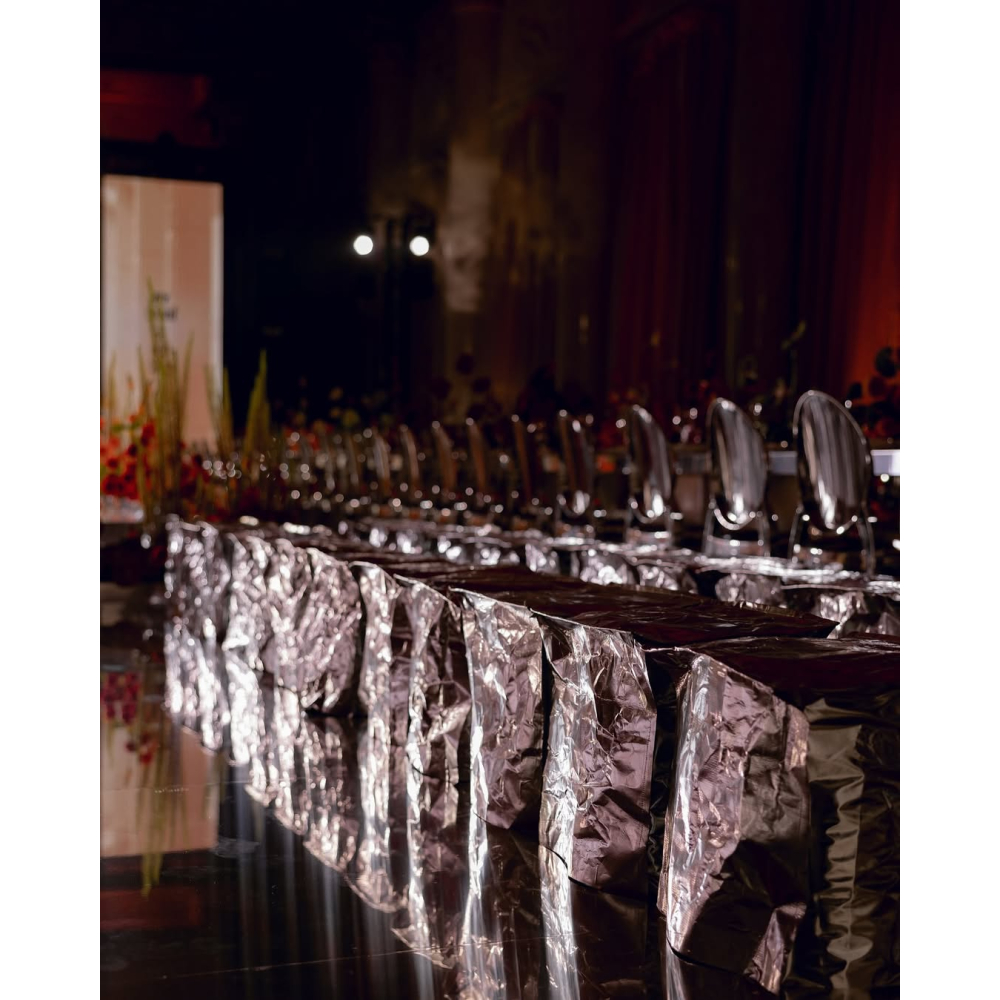 PAPER STOOL SILVER CRINKLE – SẮC BẠC ĐƯƠNG ĐẠI | GHẾ GIẤY NGHỆ THUẬT