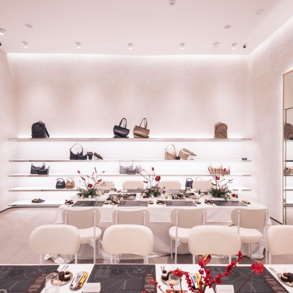 Ghế Velvet Trắng – Vẻ Đẹp Tinh Khôi Cho Tiệc Cưới & Sự Kiện Sang Trọng