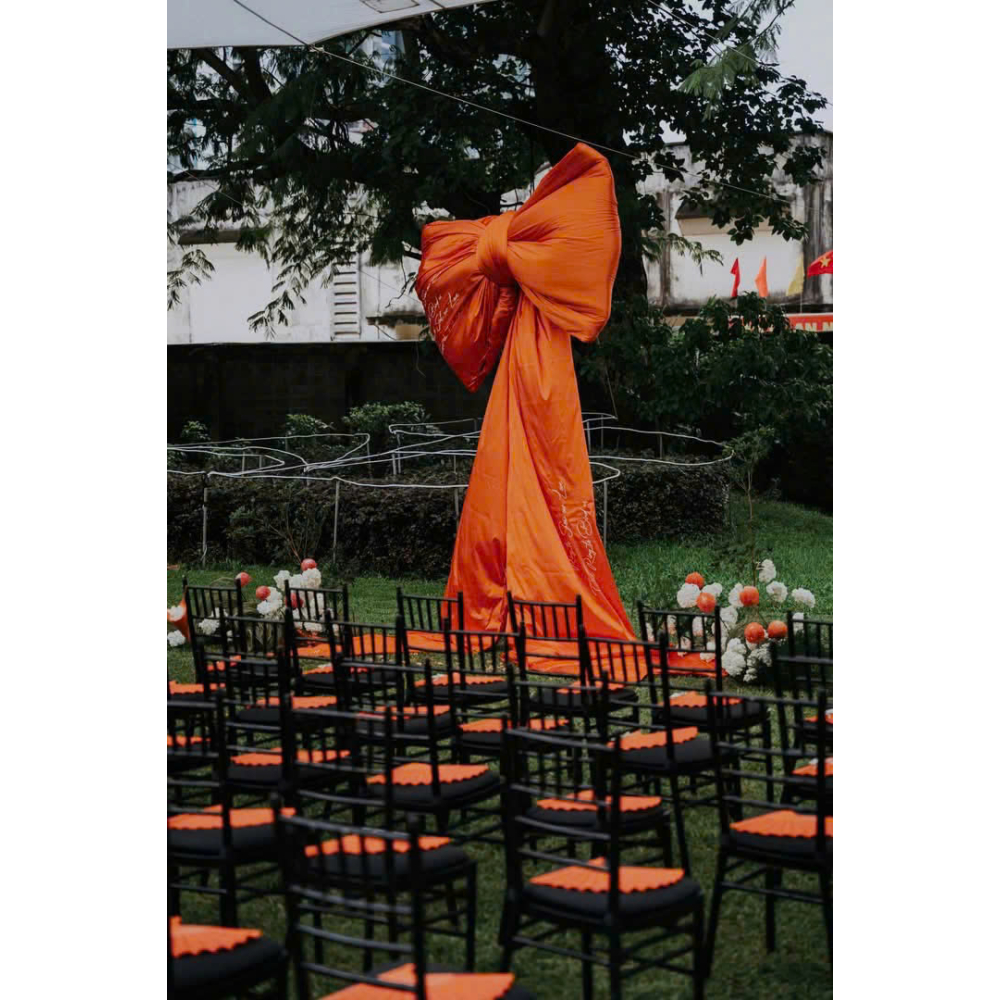 Black Chiavari Tiffany – Dịch Vụ Cho Thuê Ghế Sự Kiện Màu Đen Cao Cấp, Truyền Thống & Thanh Lịch