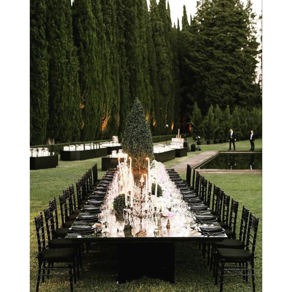 Black Chiavari Tiffany – Dịch Vụ Cho Thuê Ghế Sự Kiện Màu Đen Cao Cấp, Truyền Thống & Thanh Lịch