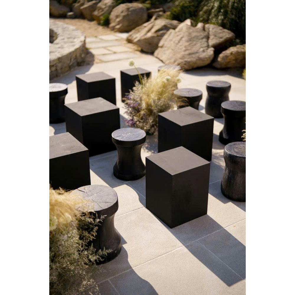 Black Don Square – Dịch Vụ Cho Thuê Ghế Sự Kiện Màu Đen Cao Cấp, Tối Giản & Hiện Đại