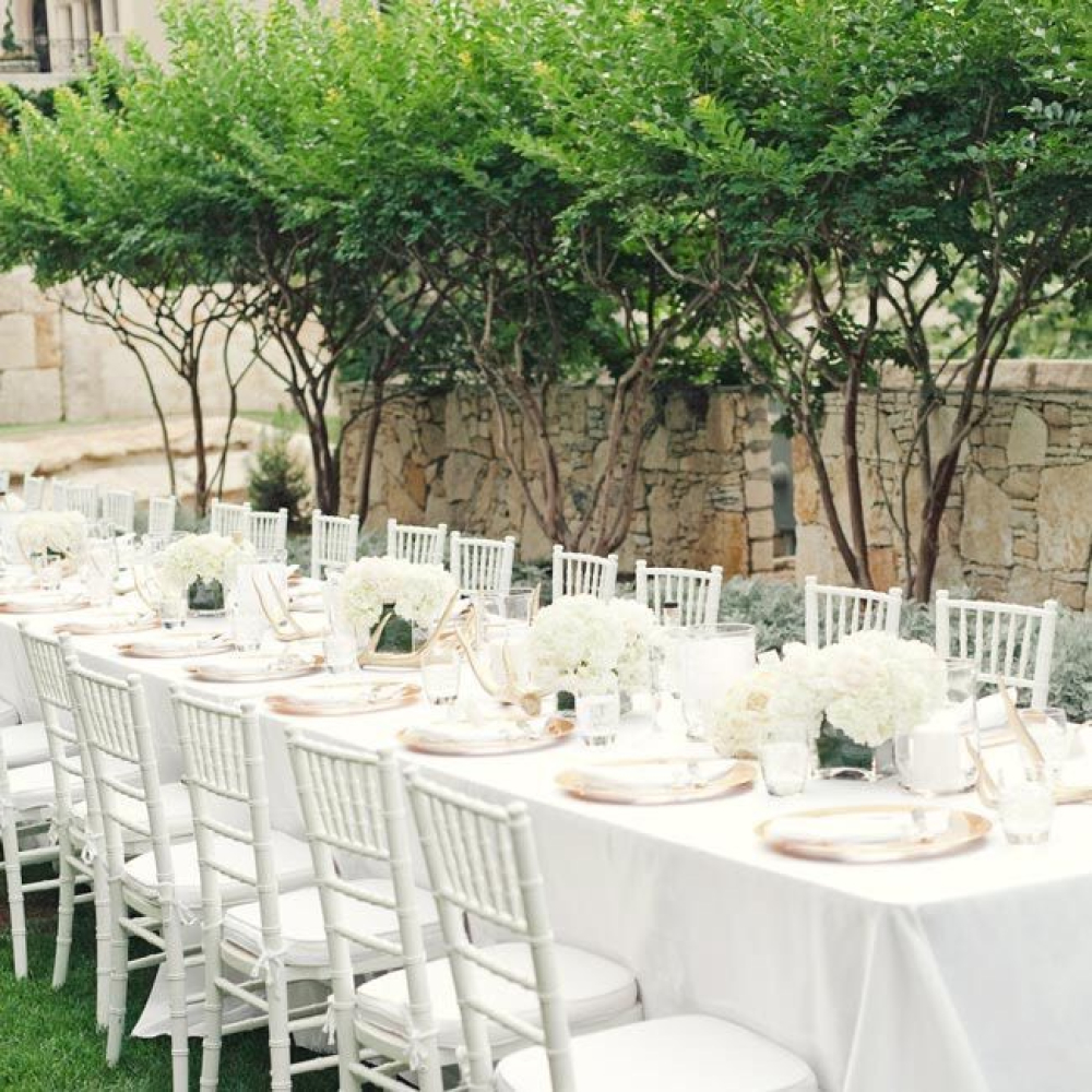 Ghế Tiffany White:  VẺ ĐẸP THANH KHIẾT CHO KHÔNG GIAN TIỆC CƯỚI