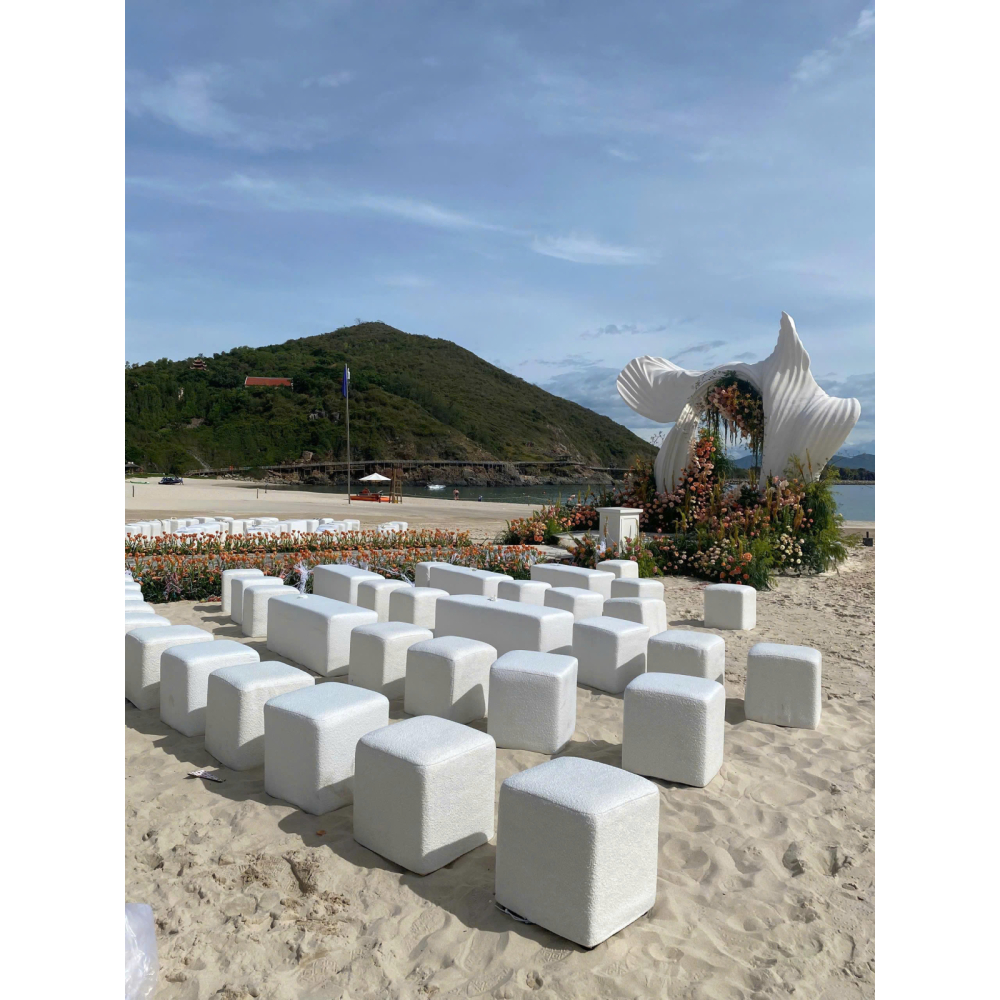 Ghế Lounge Bench Trắng – Thanh Lịch & Tinh Tế Cho Không Gian Sự Kiện