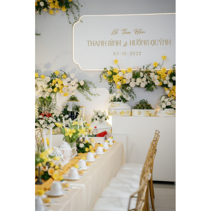 Sweet Yellow Family Wedding Ceremony at Beautiful Home
