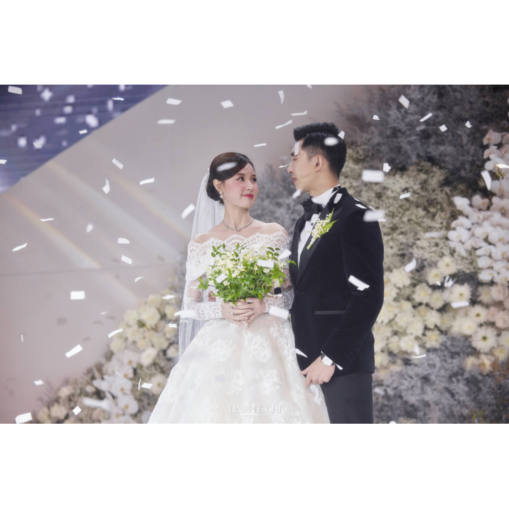 Diễn Viên Midu & Doanh Nhân Minh Đạt | Lễ Cưới Cổ Tích Giữa Không Gian Hoa & Ánh Sáng