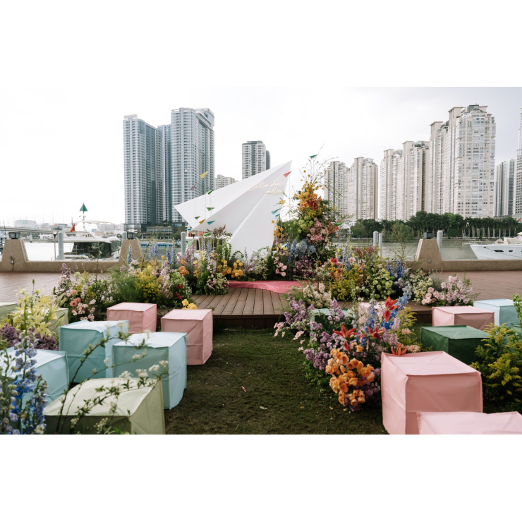 Box Chair | Sắc Màu Nghệ Thuật Trong Không Gian Lễ Cưới