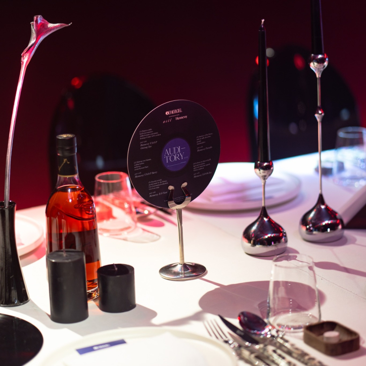 Corporate Gala | Black. ART D’HOMMES. – Chạm Vào Thế Giới Siêu Thực Của Nghệ Thuật