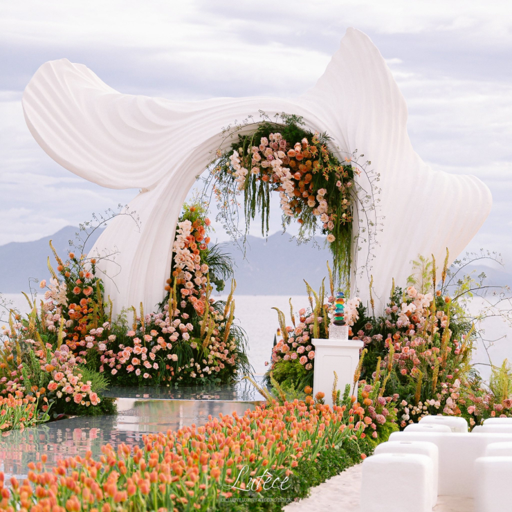 THE WAVES OF LOVE | SẮC MỀM CỦA ÁNH SÁNG TRONG TIỆC CƯỚI BÊN BIỂN