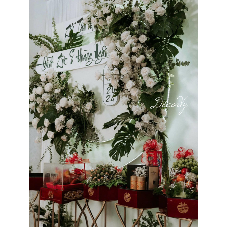 Thưởng Thức Lễ Gia Tiên Với Hoa Sen Tinh Tế Truyền Thống