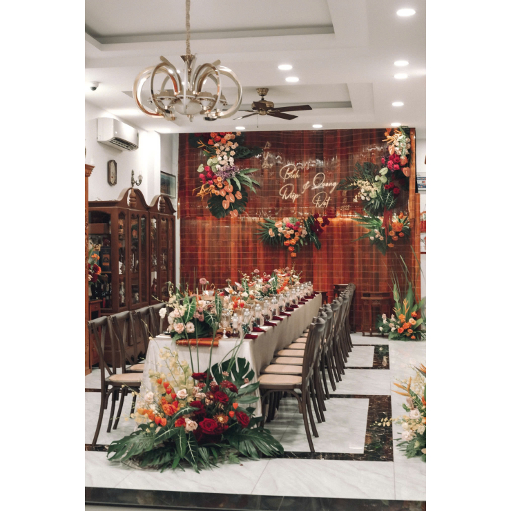 Vintage Style | Impressive Family Wedding Ceremony At Romantic Private Home