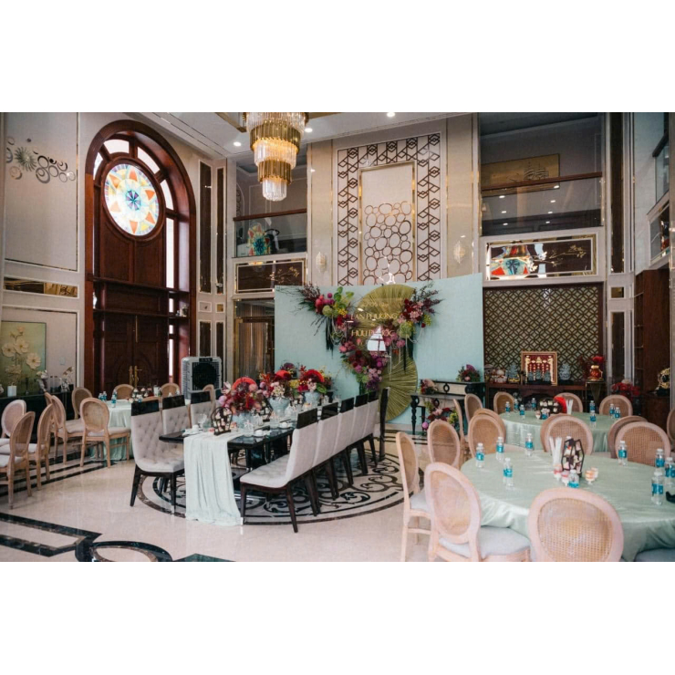 Romantic Family Wedding Ceremony at Private House
