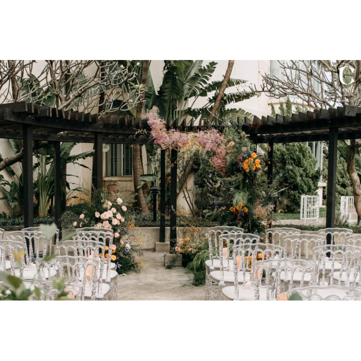 Romantic Vows Ceremony in the Garden