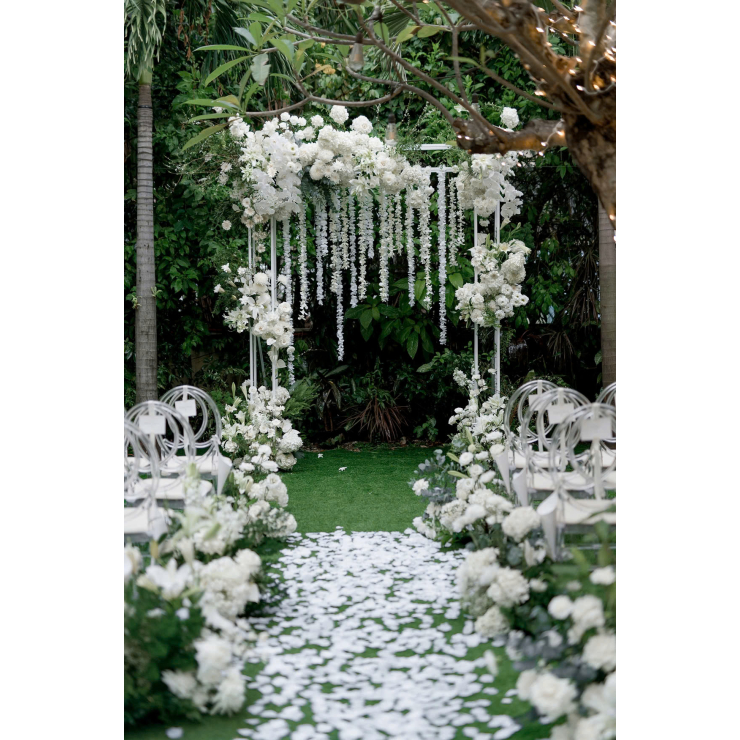 Thiên Đường Của Riêng Mình: Lễ Vow Ngoài Trời Ngọt Ngào Và Đầy Thơ Mộng