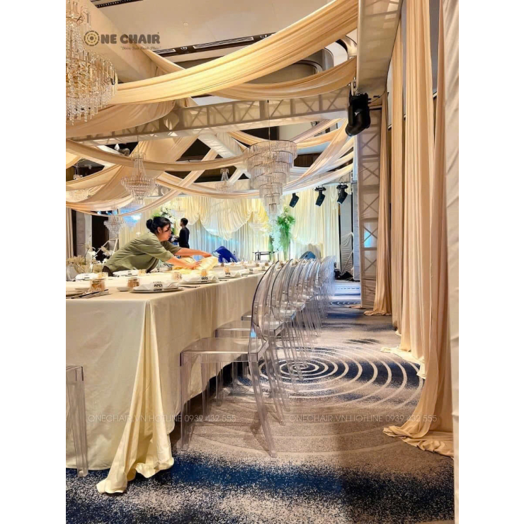 Phong cách bàn tiệc hết sức ấn tượng | The Hilton Hotel