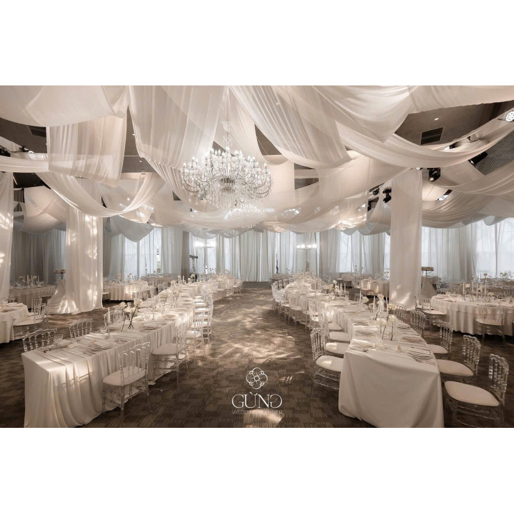 Luxury Wedding | Lễ Cưới Sang Trọng Giữa Không Gian Voan Trắng Và Ánh Sáng Pha Lê